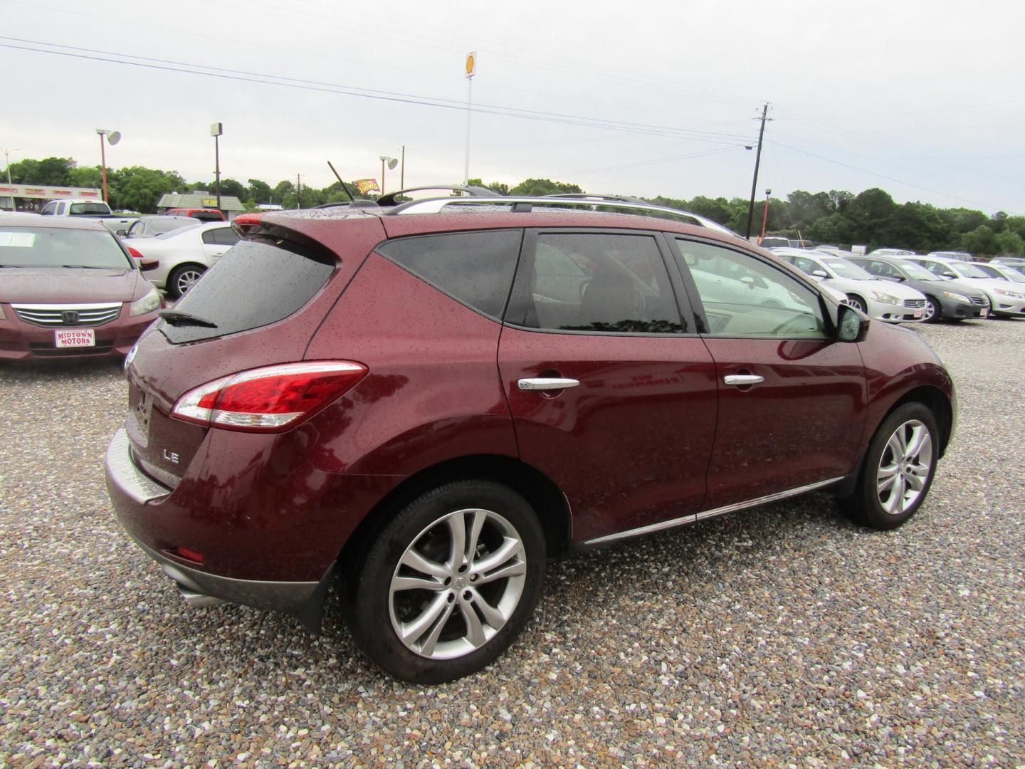 2011 Burgandy /Tan Nissan Murano (JN8AZ1MU0BW) with an V6 engine, Automatic transmission, located at 15016 S Hwy 231, Midland City, AL, 36350, (334) 983-3001, 31.306210, -85.495277 - Photo#7